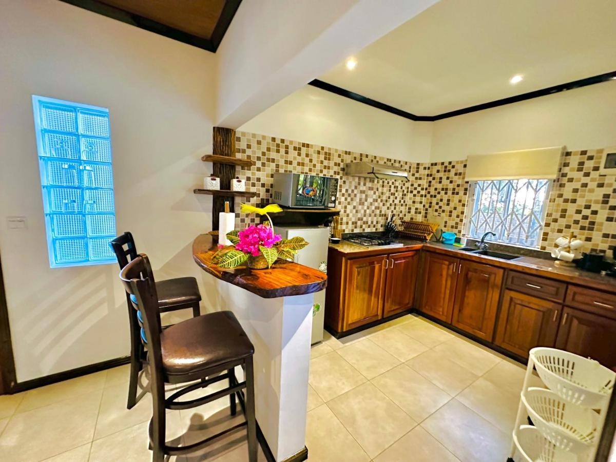 Seaside Self Catering Apartment อองซ์รอแยล ภายนอก รูปภาพ