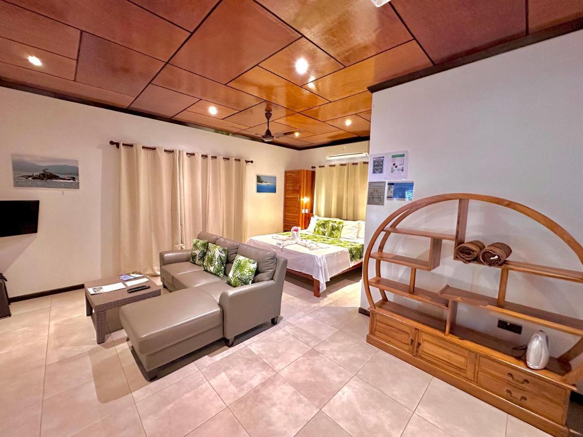 Seaside Self Catering Apartment อองซ์รอแยล ภายนอก รูปภาพ