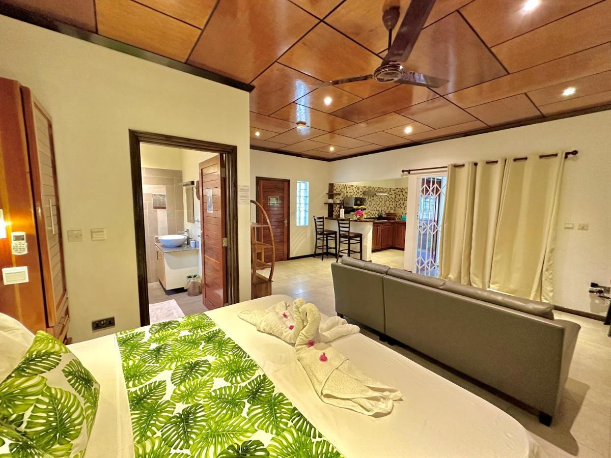 Seaside Self Catering Apartment อองซ์รอแยล ภายนอก รูปภาพ