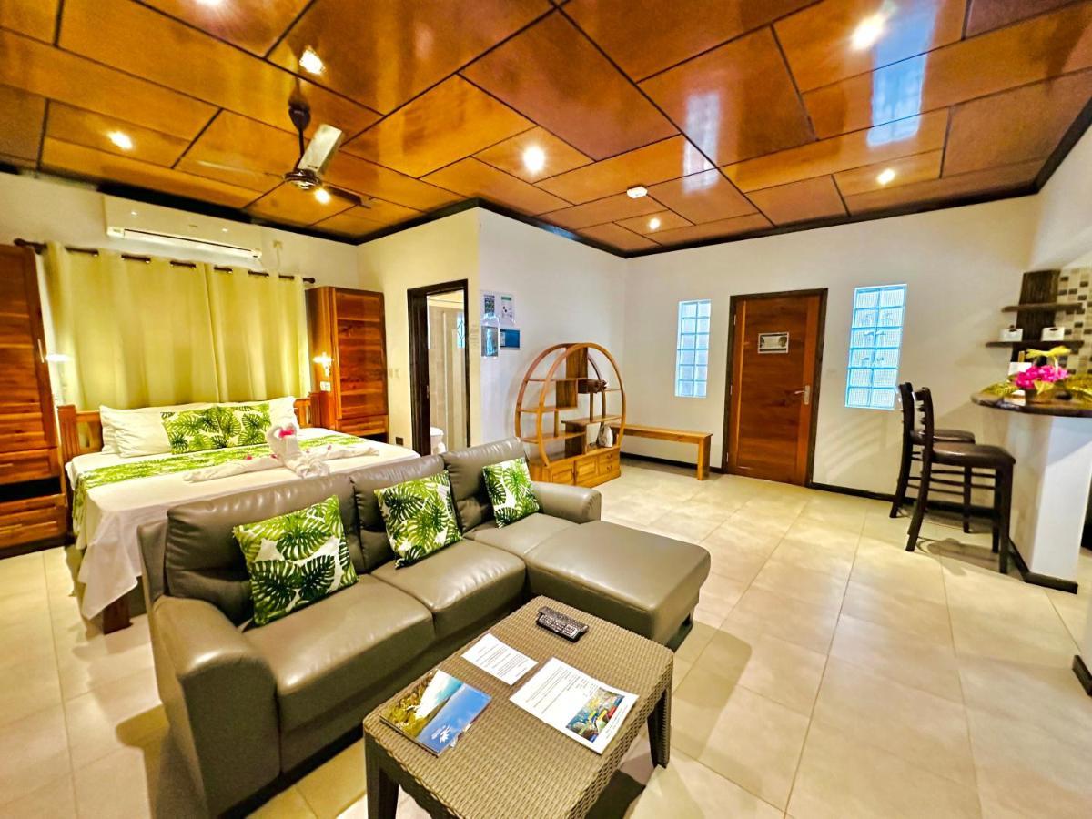 Seaside Self Catering Apartment อองซ์รอแยล ภายนอก รูปภาพ